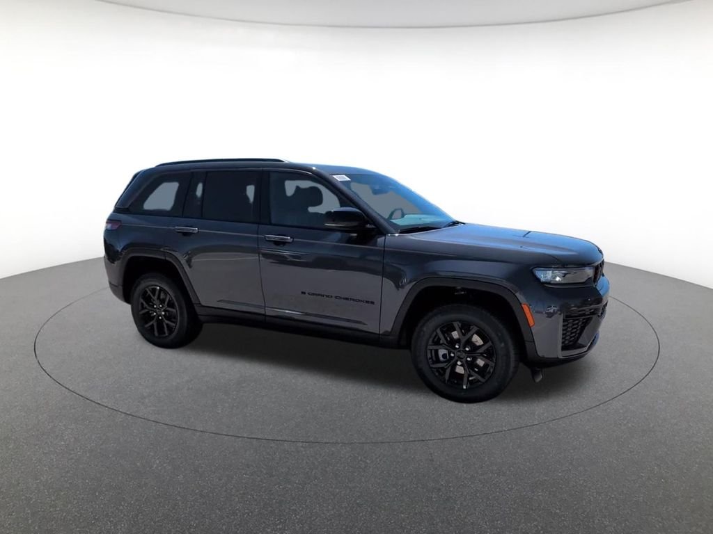 New 2026 Baltic Gray Metallic Clear-Coat Exterior Paint Jeep Altitude image 5