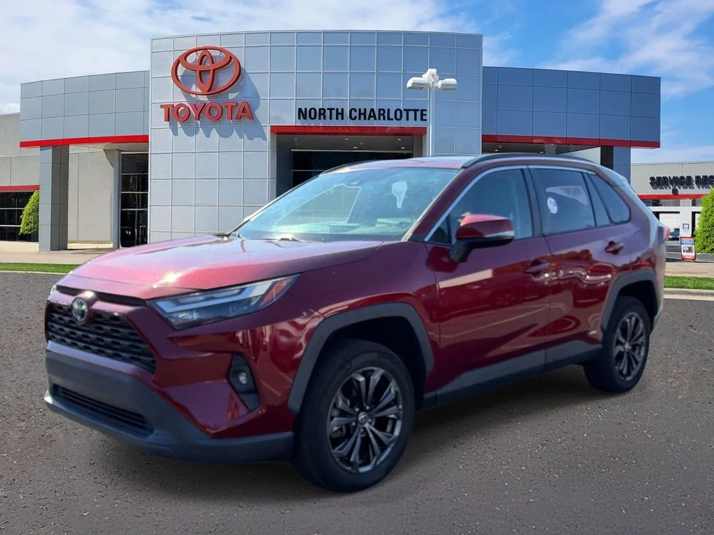 Used 2022 Red Toyota XLE Premium image 5