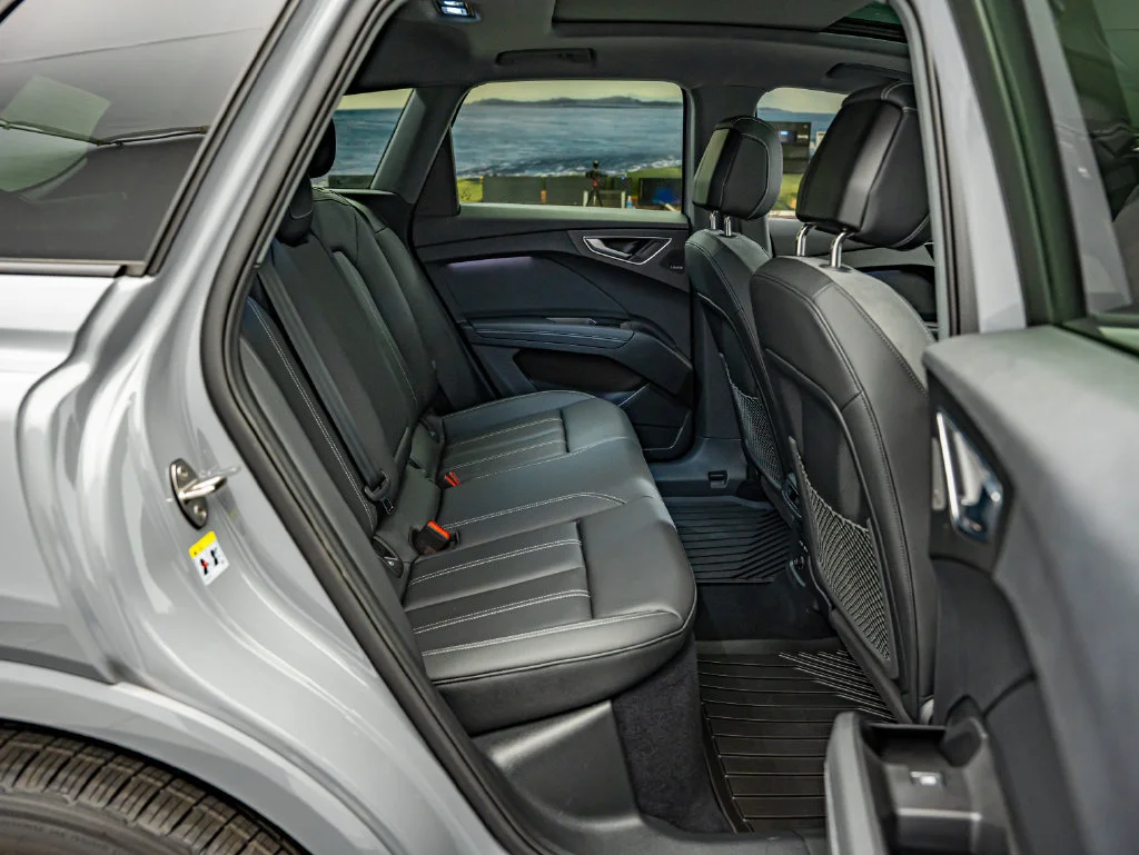 Used 2024 Pebble Audi Premium Plus image 31