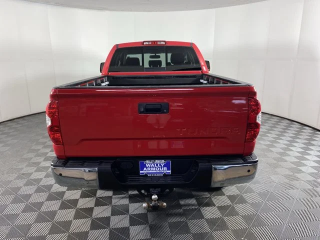 Used 2014 Red Toyota SR5 image 6