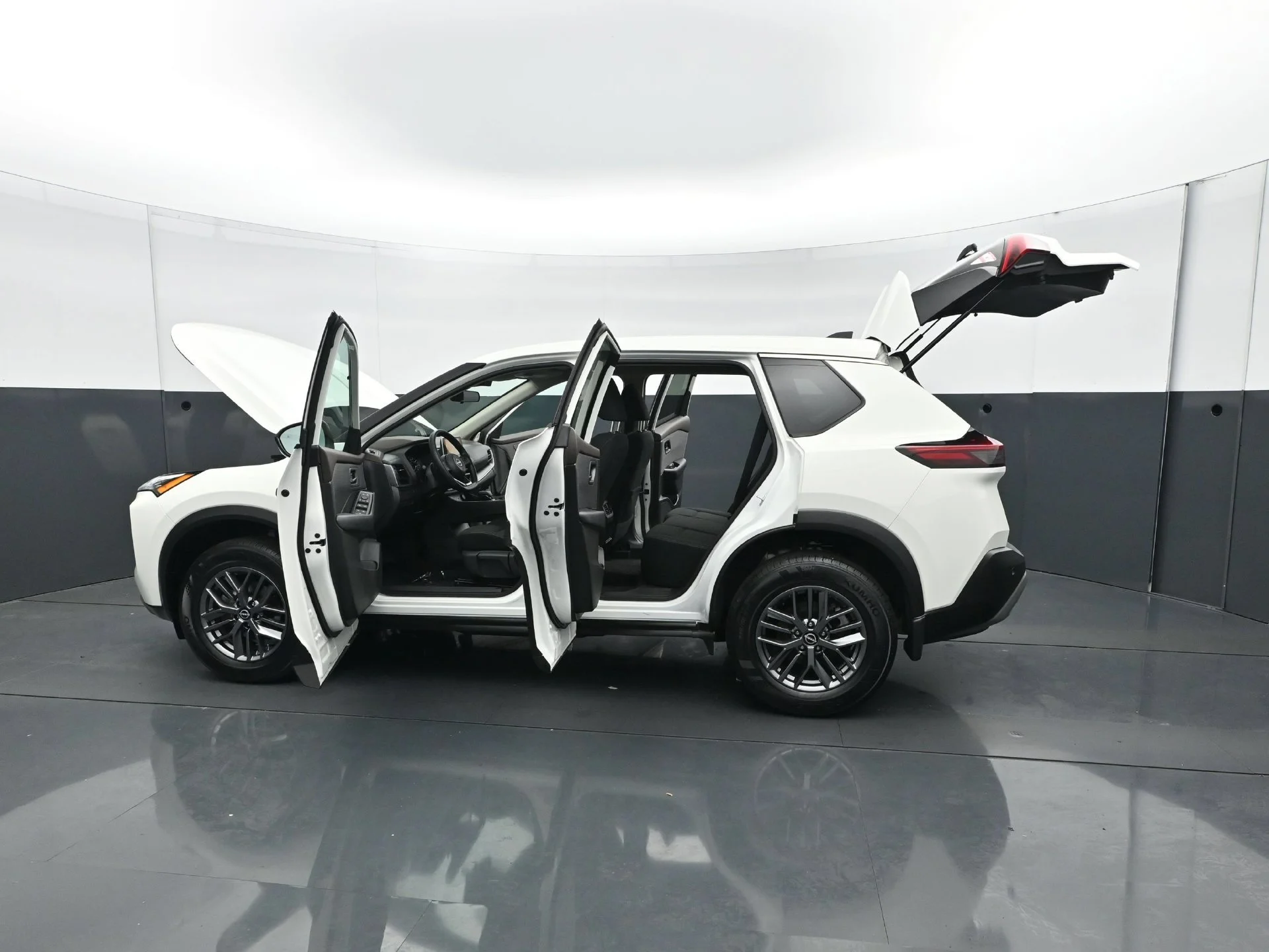 Used 2023 Glacier White Nissan S image 30