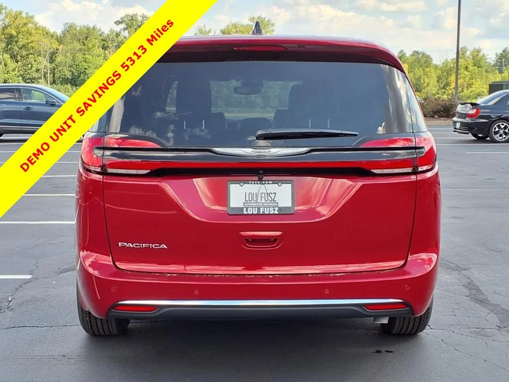 2026 Chrysler Pacifica Select - Photo 20