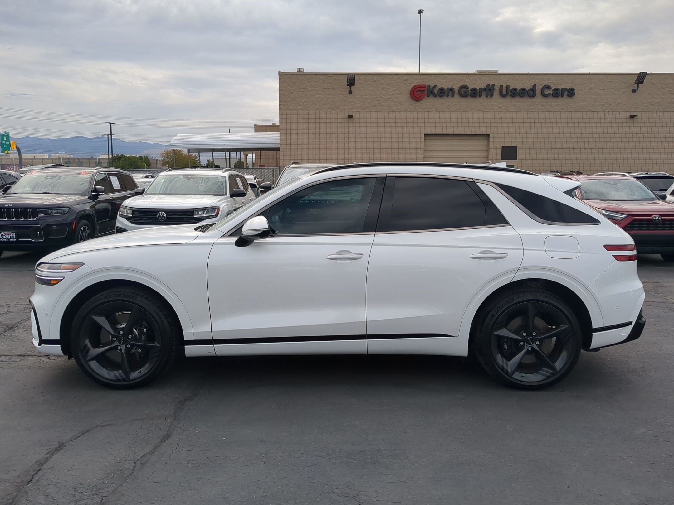 Used 2026 Uyuni White Genesis 2.5T Sport Prestige image 7