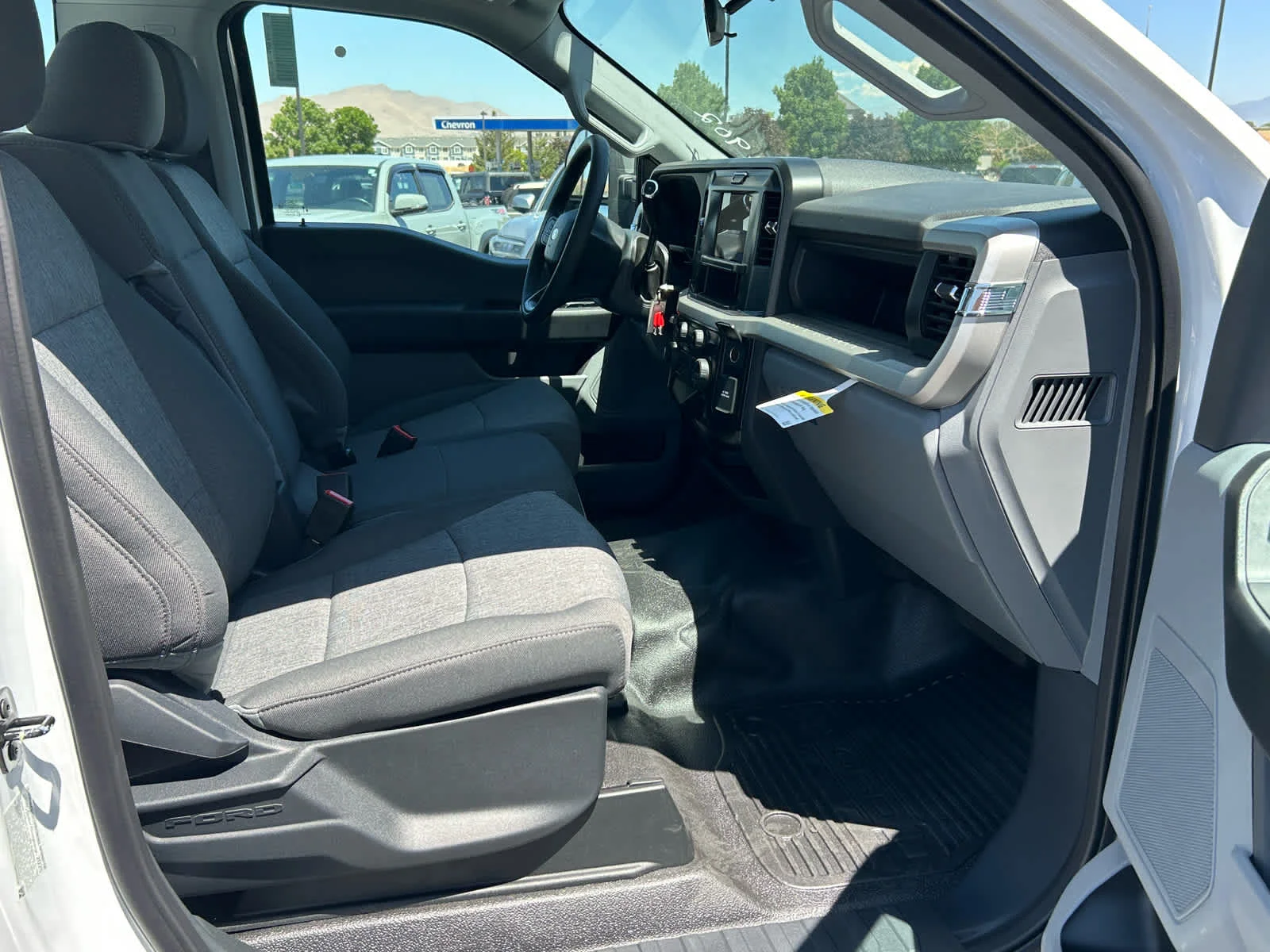 2025 Ford F-350 Super Duty Chassis Cab XL - Photo 16