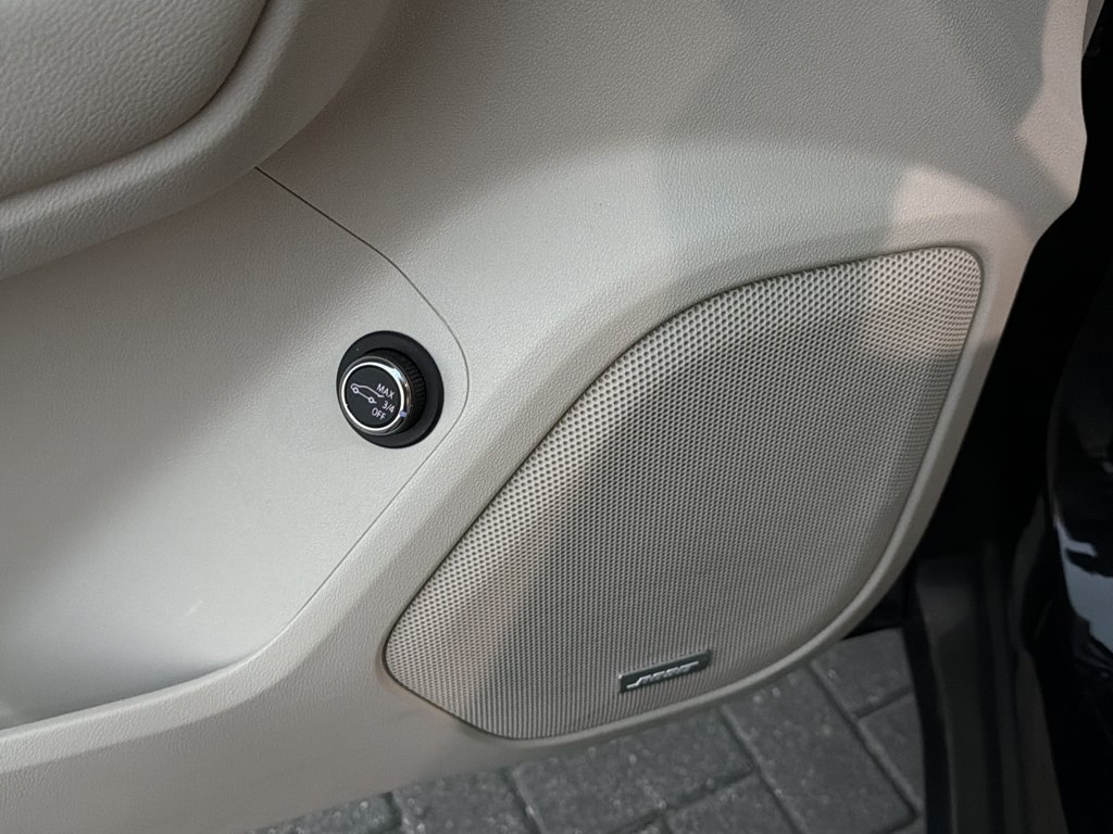 2022 GMC Acadia Denali - Photo 20