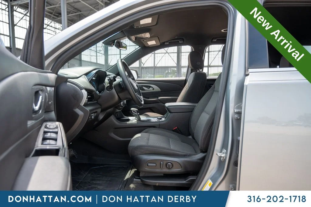 Used 2023 Gray Chevrolet LT image 6