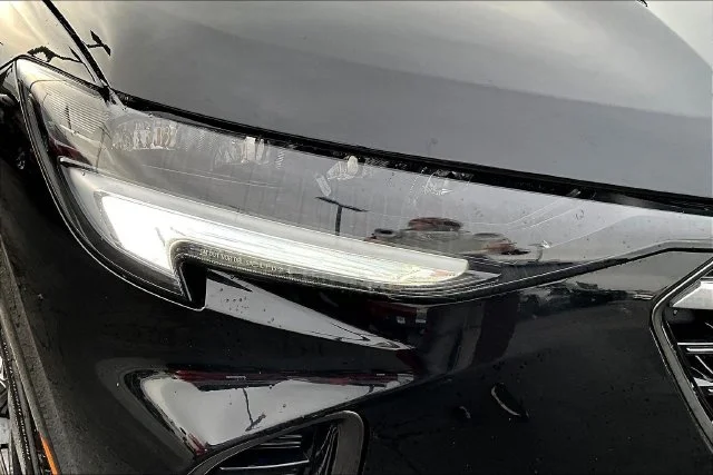 Used 2023 Black Buick Essence image 31