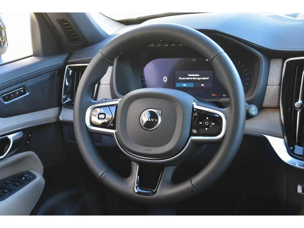 2026 Volvo XC90 Plus - Photo 18