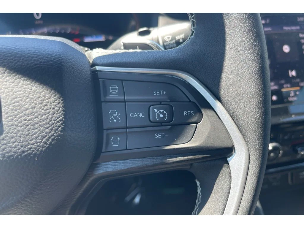 Used 2024 BRIGHT WHITE CLEARCOAT Jeep Laredo image 35