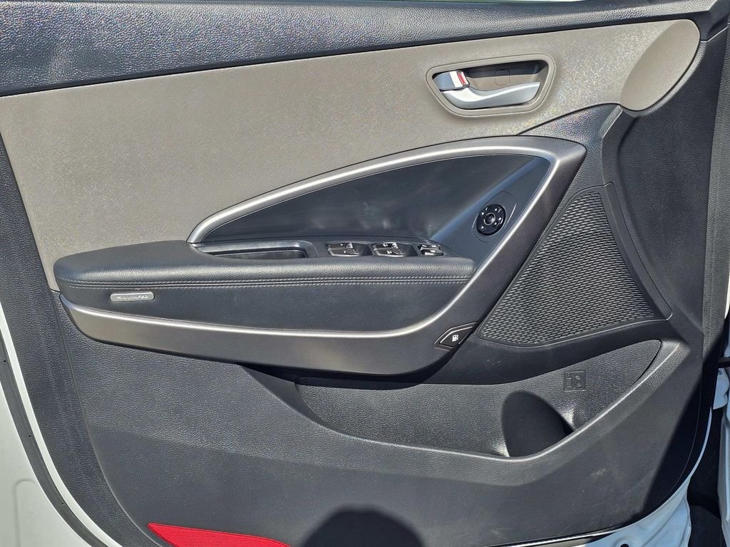 Used 2017 White Hyundai 2.4 Base image 19