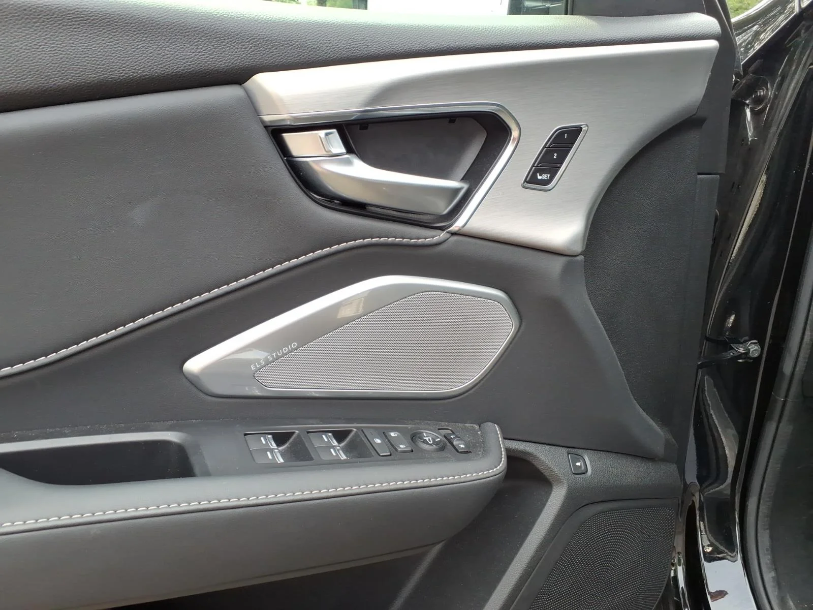 Used 2024 Majestic Black Pearl Acura SH-AWD TECH image 13