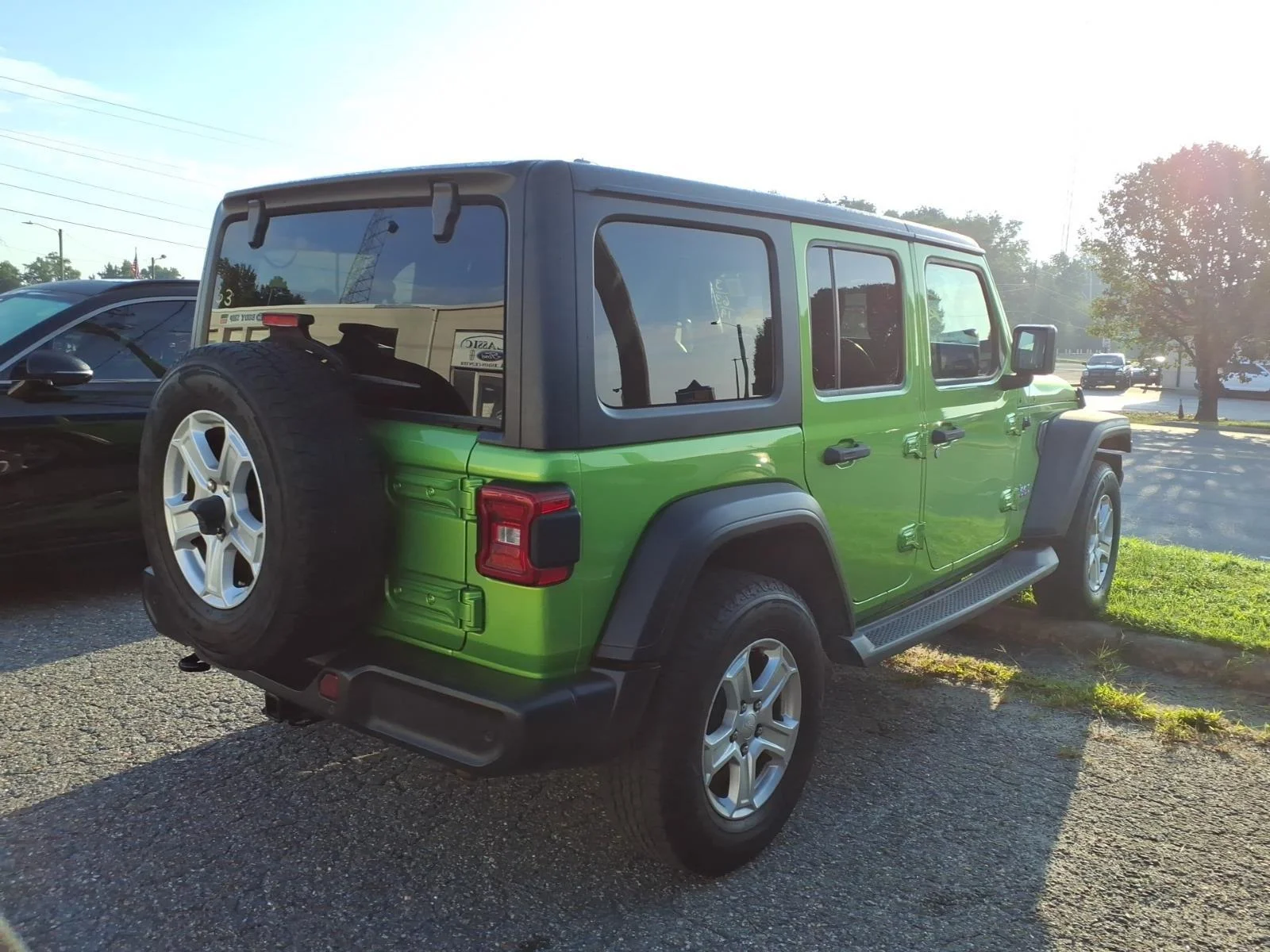Used 2019 Mojito! Clearcoat Jeep Sport S image 5