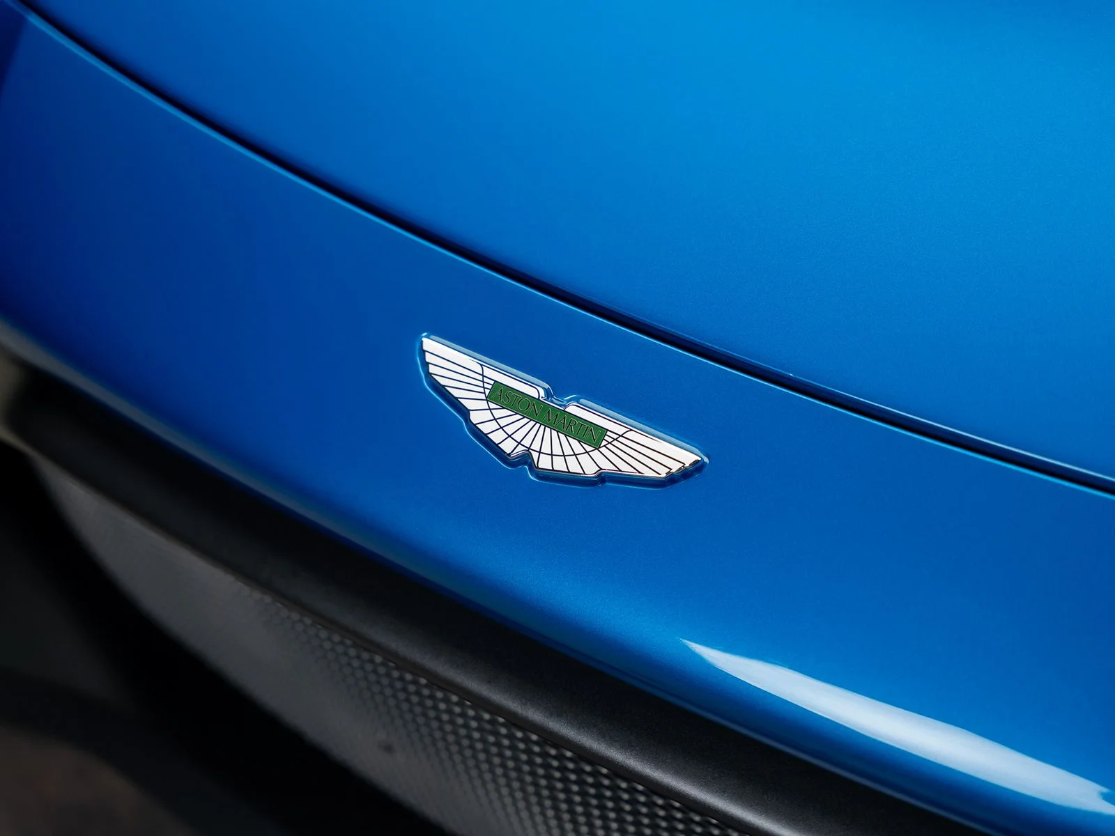 Used 2020 Blue Aston Martin Base image 11