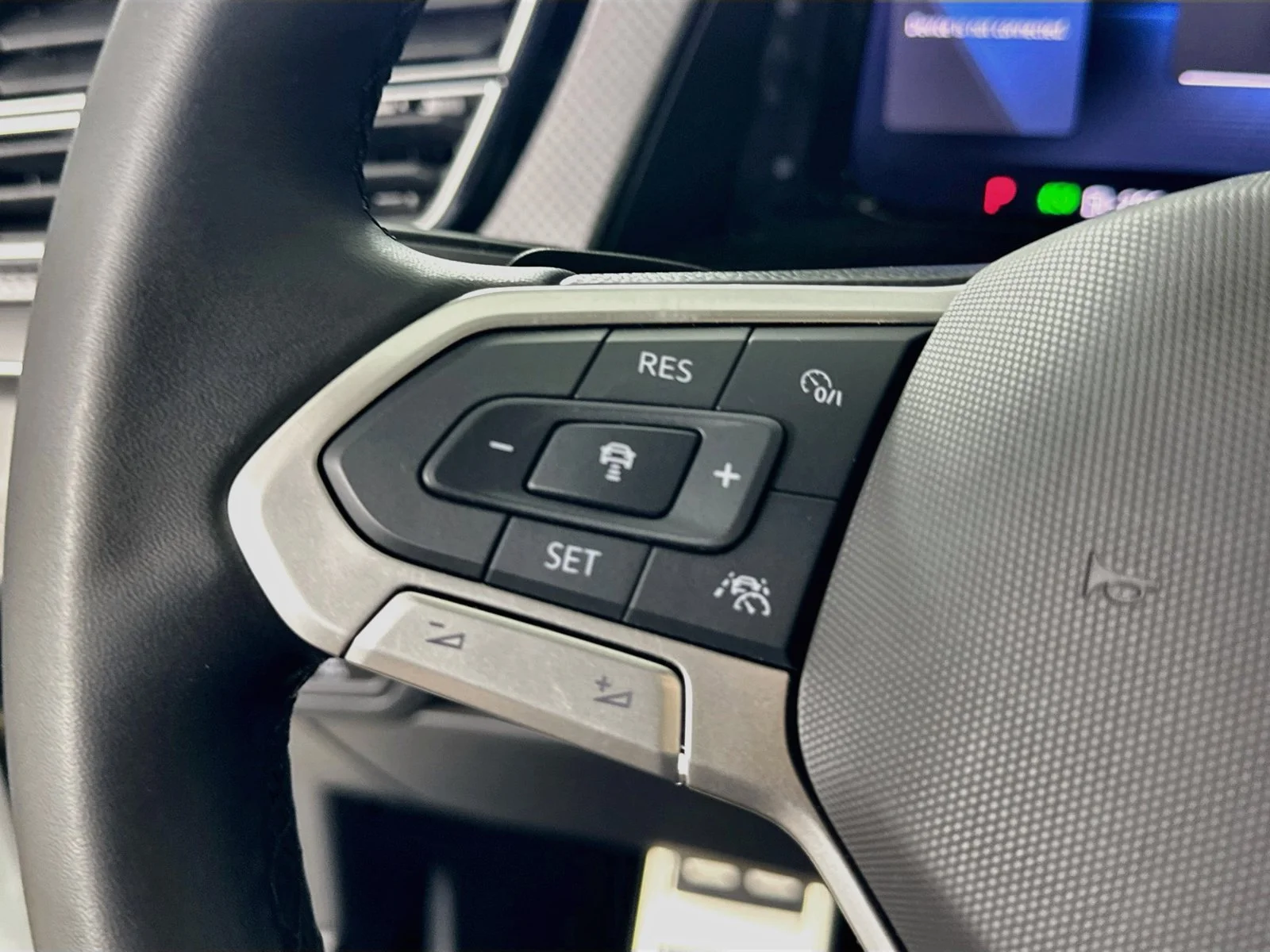 Used 2025  Volkswagen  image 19