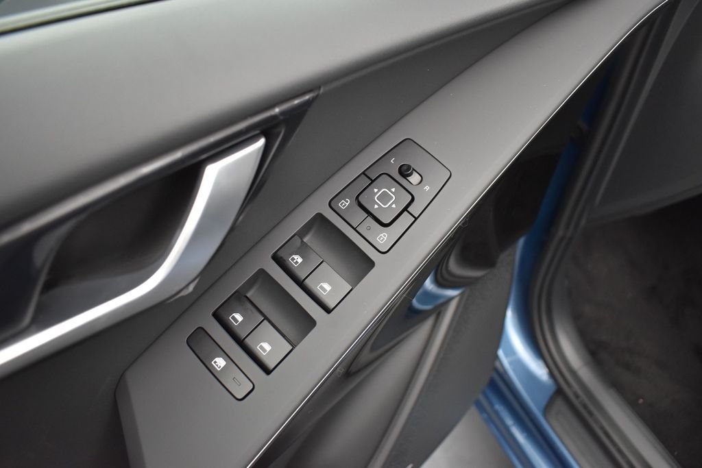 New 2026 Mineral Blue Kia EX image 6
