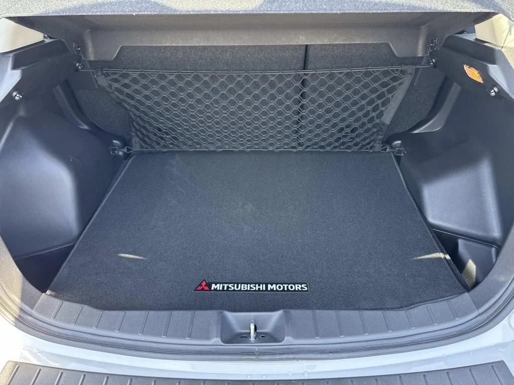 New 2026 White Diamond Mitsubishi 2.0 SE image 30