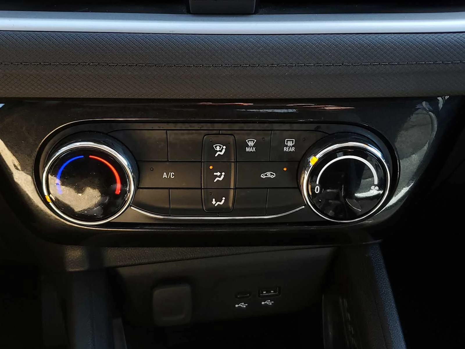 Used 2025 Mosaic Black Metallic Chevrolet LT image 25