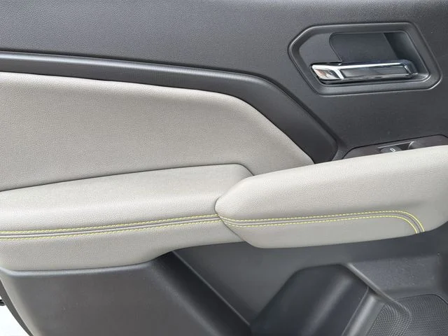 Used 2025 White Chevrolet ZR2 image 20