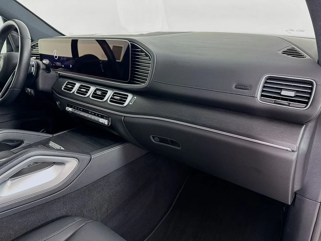 Used 2025 Black Mercedes-Benz GLS 450 image 25
