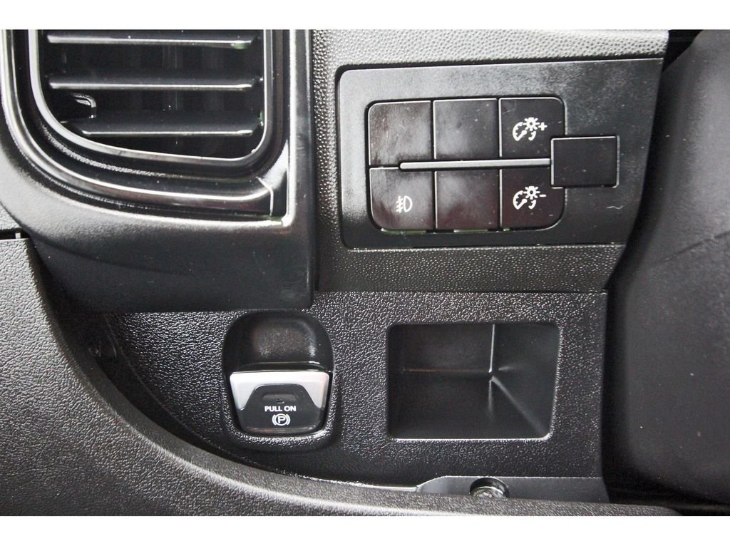 Used 2025 White Ram Base image 21