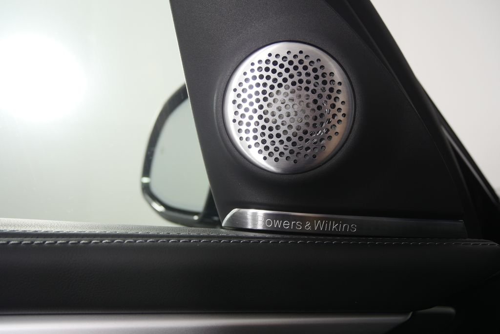 New 2026 Carbon Black Metallic BMW Label image 9