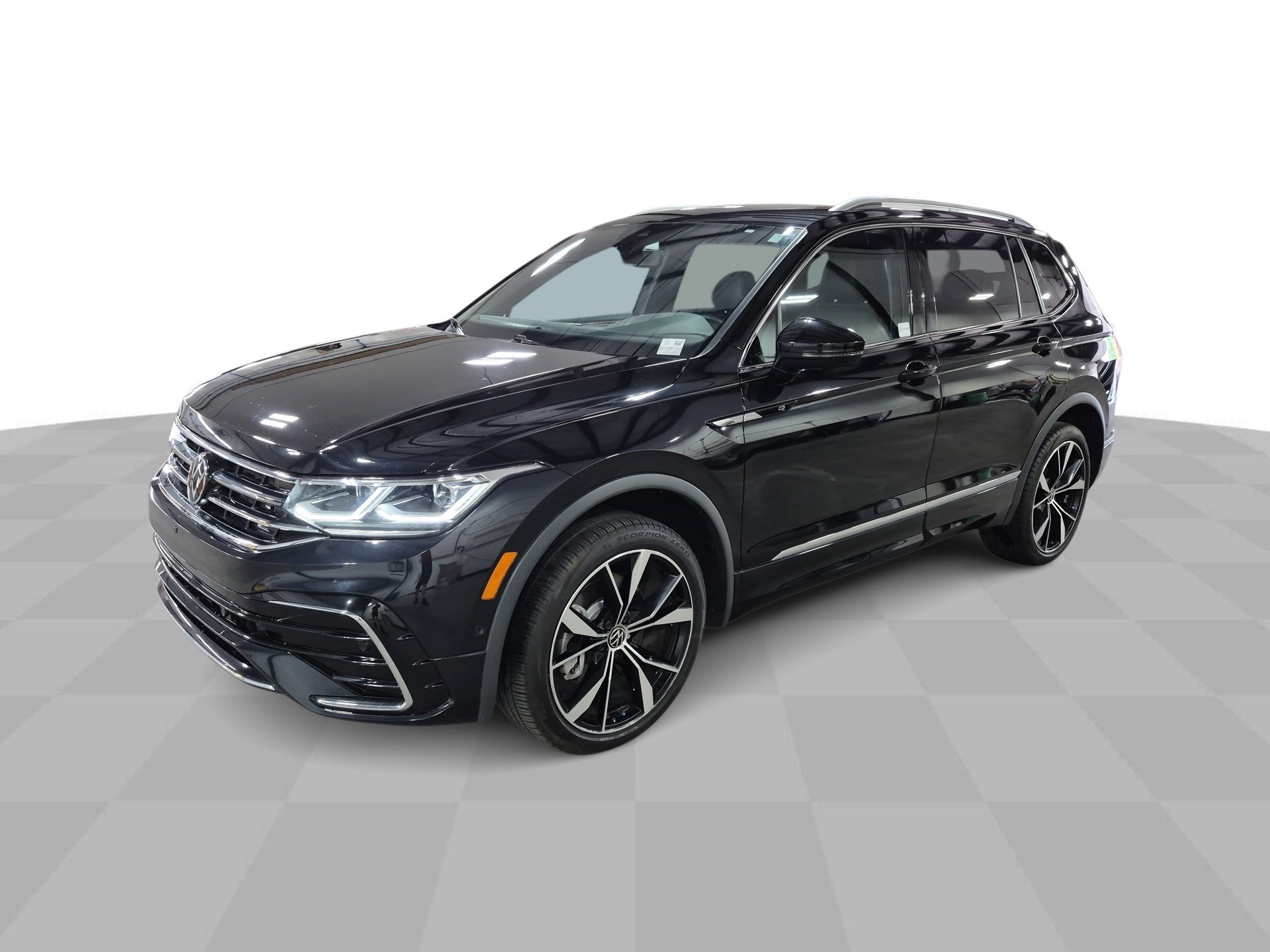 2024 Volkswagen Tiguan 2.0T SEL R-Line 4Motion's photo