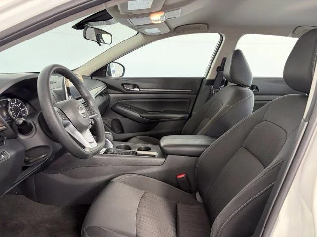 Used 2025 Glacier White Nissan SV image 11