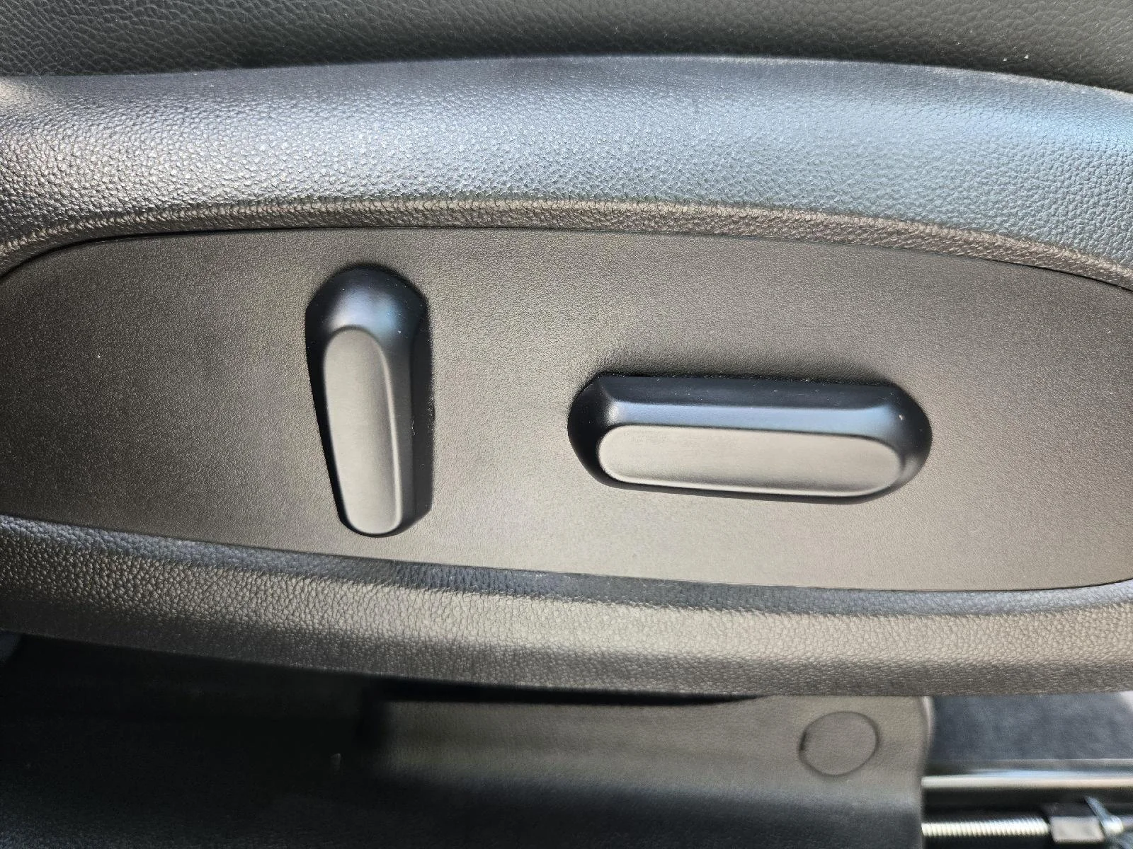 Used 2020 Ebony Twilight Metallic GMC AT4 image 26