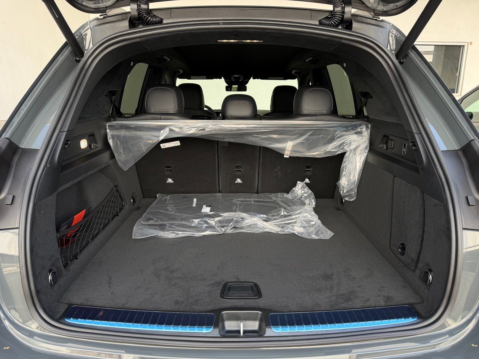 New 2026 MANUFAKTUR Silicon Grey Mercedes-Benz AMG® GLE 63 S 4MATIC+ SUV image 21
