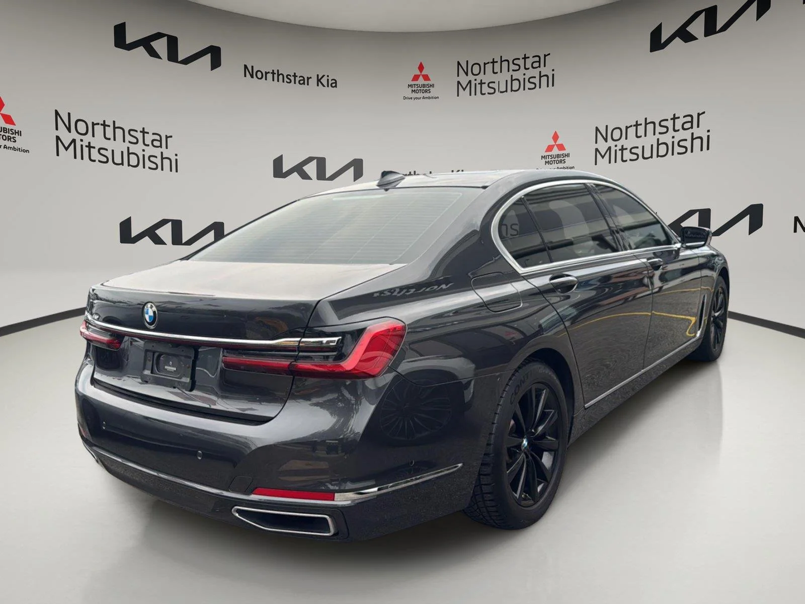 Used 2021 Dark Graphite Metallic BMW 745e xDrive image 5