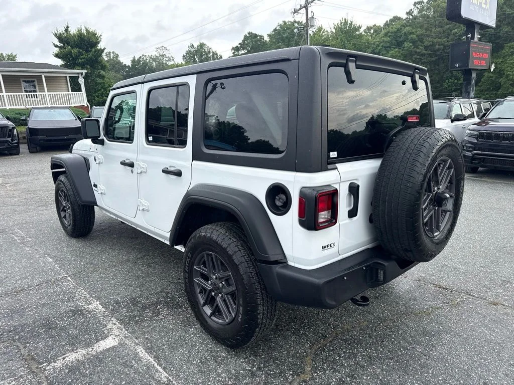 Used 2025 White Jeep Sport S image 3