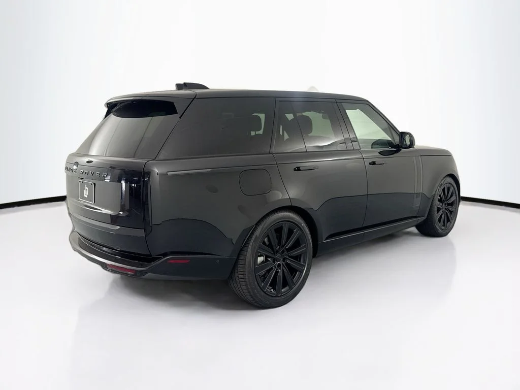 New 2026 Santorini Black Land Rover SE image 5