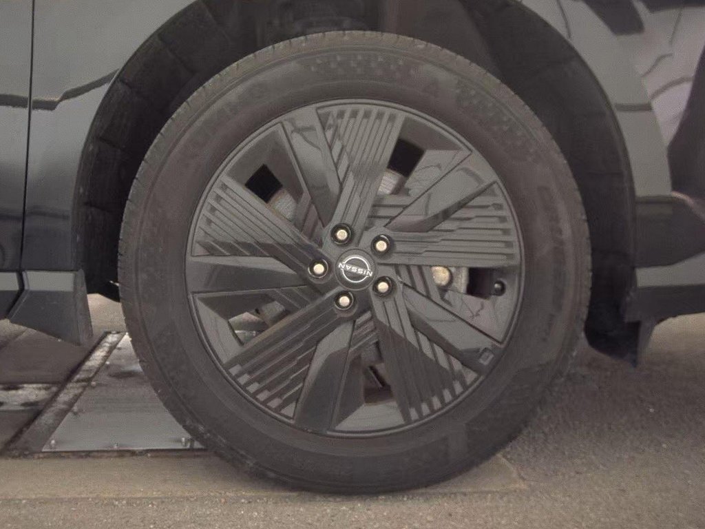 Used 2025 Super Black Nissan SV image 16