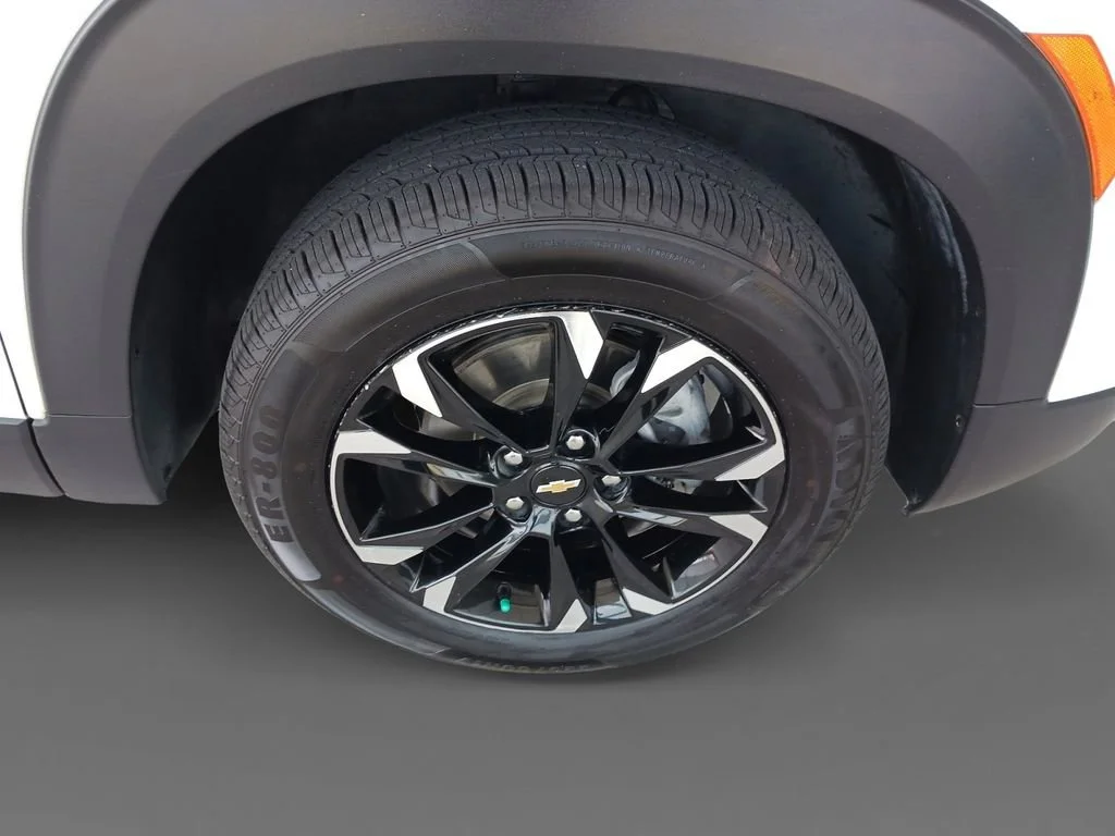 Used 2023 Summit White Chevrolet LT image 16