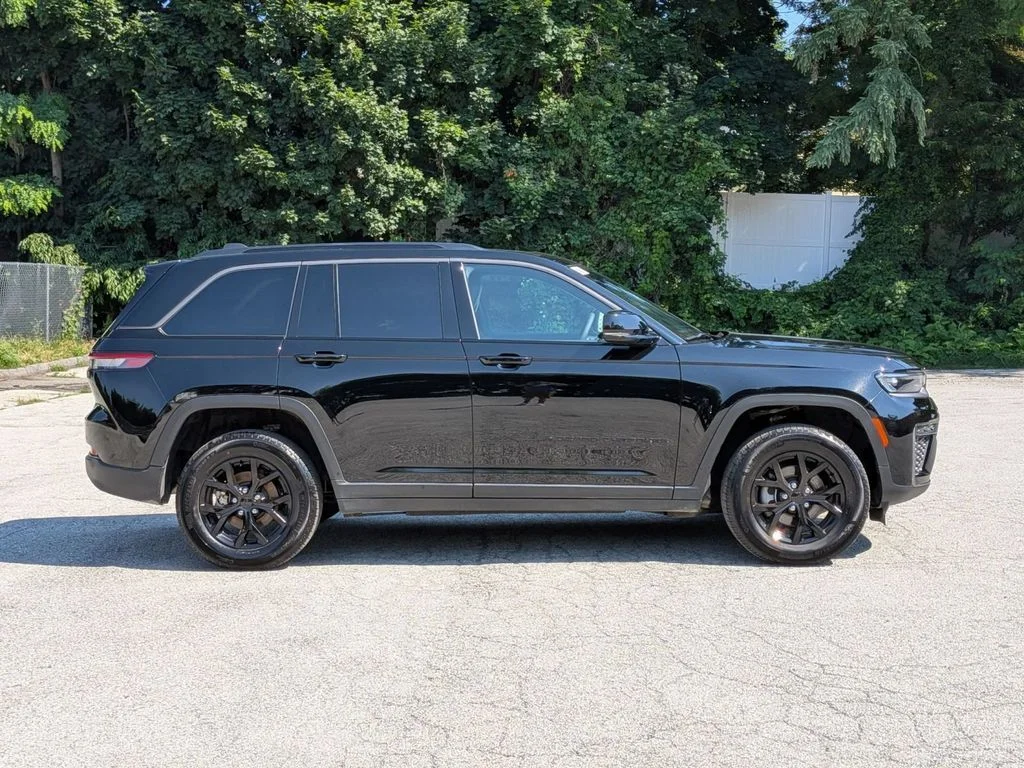 Used 2026 Black Jeep Altitude image 2