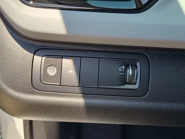 New 2027 Summit White Chevrolet LT image 22
