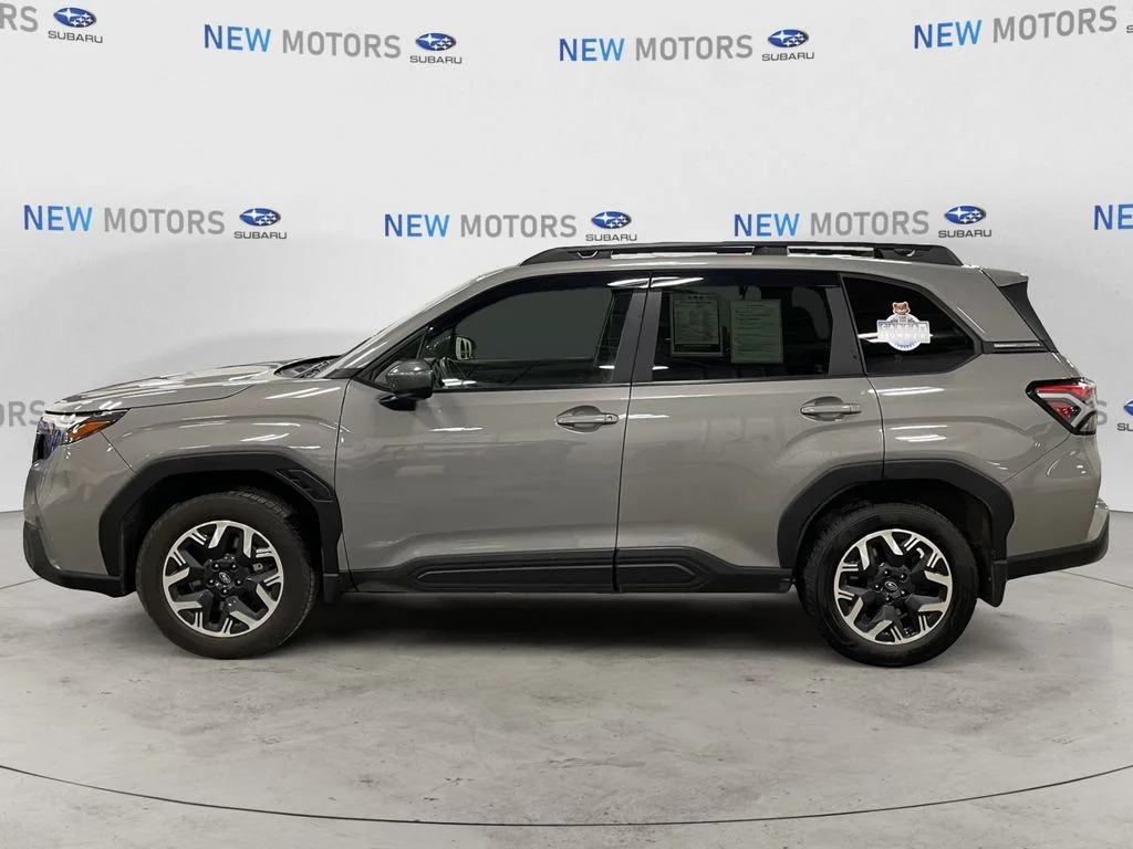 Used 2025 Pearl Subaru Premium image 2