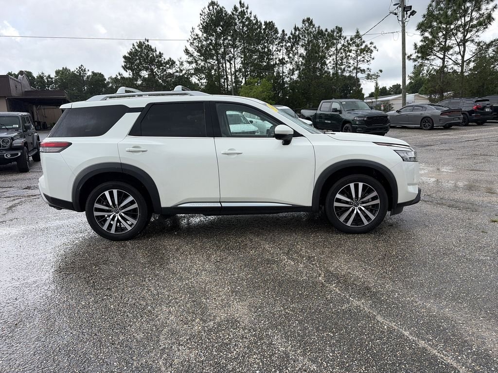 Used 2023 White Nissan Platinum image 7