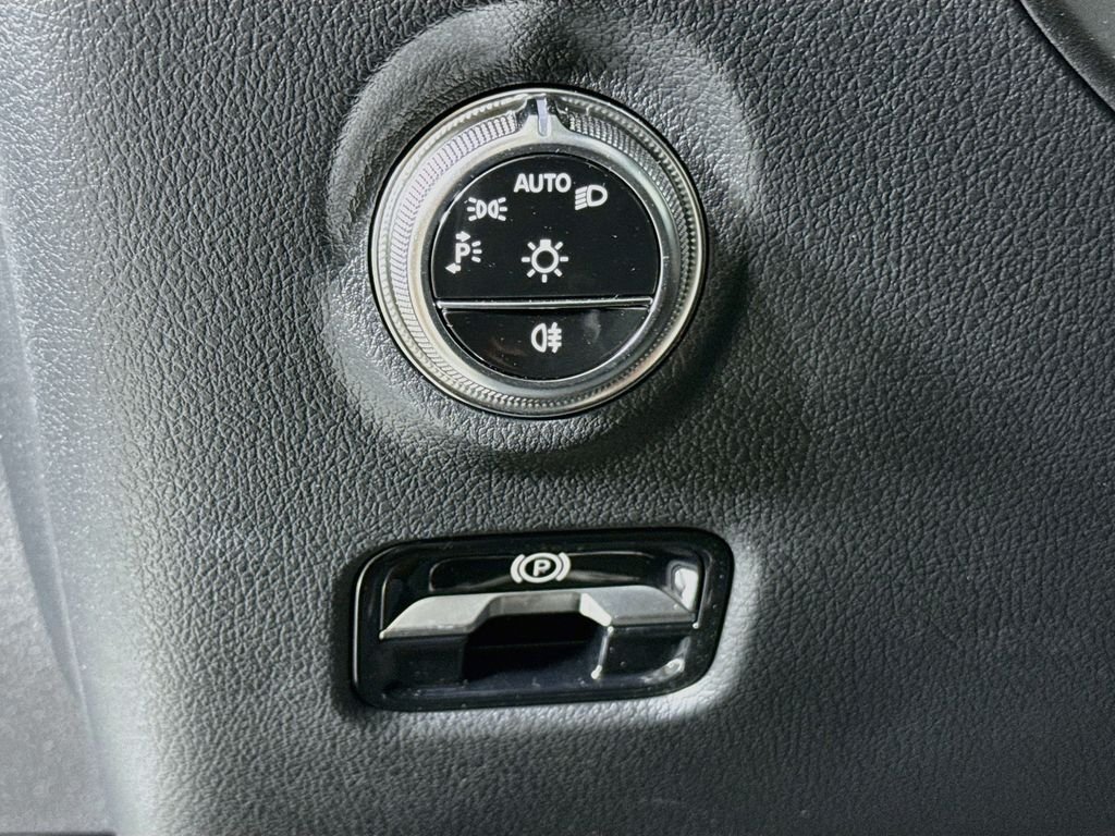 Used 2026 White Mercedes-Benz C 300 image 10