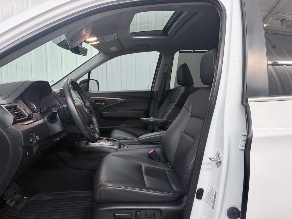 Used 2022 White Honda Special Edition image 11