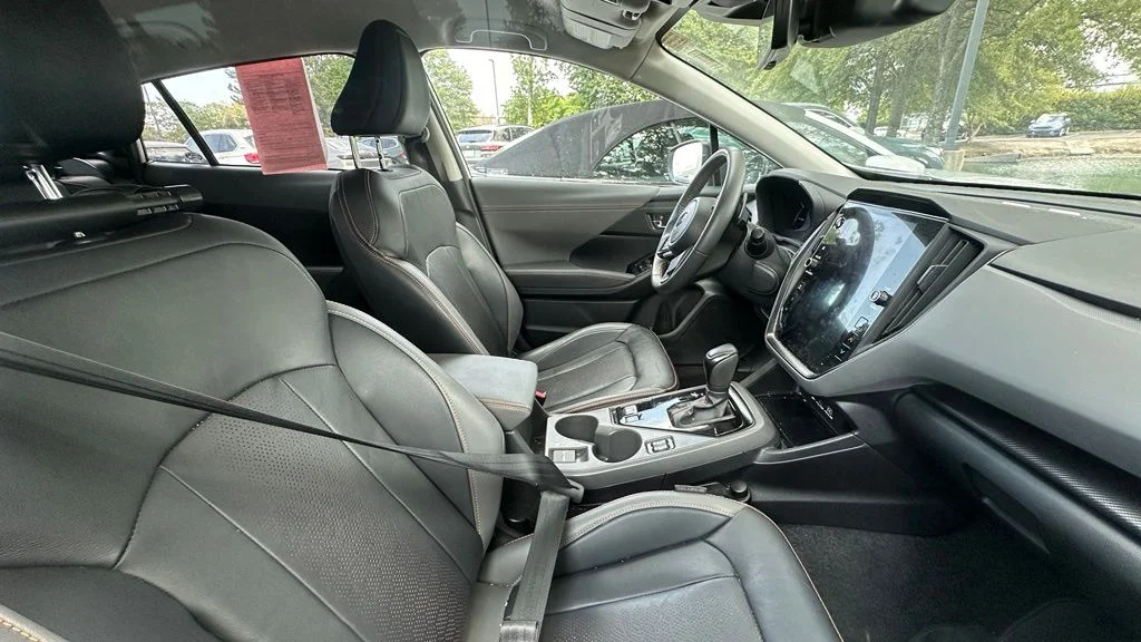 Used 2024 Crystal White Pearl Subaru Limited image 5