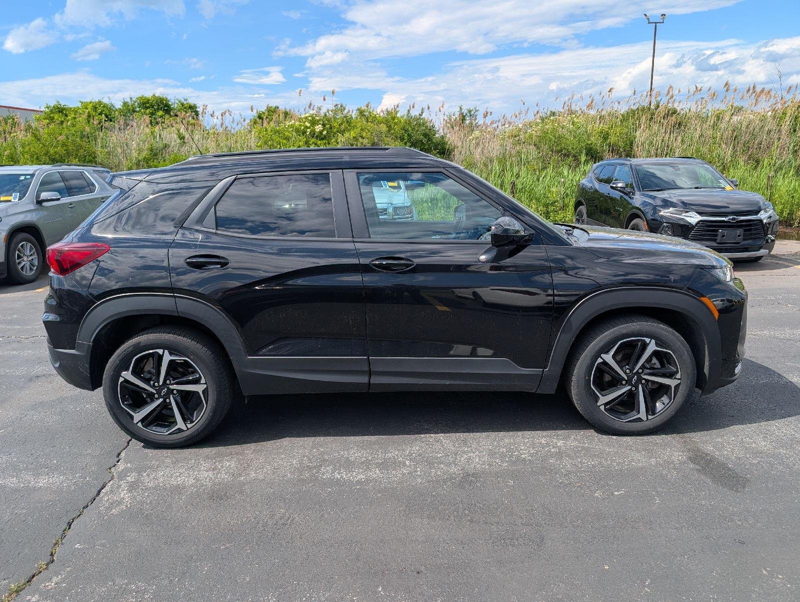 Used 2023 Mosaic Black Metallic Chevrolet RS image 9