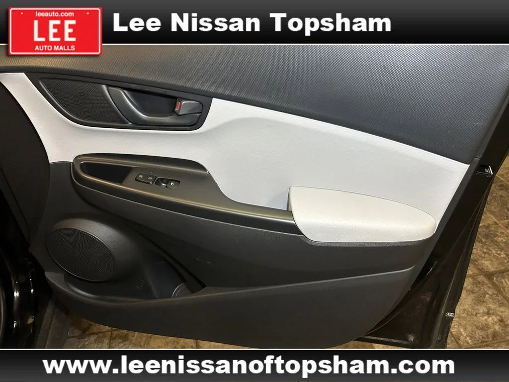 Used 2023 Abyss Black Pearl Hyundai SEL image 17