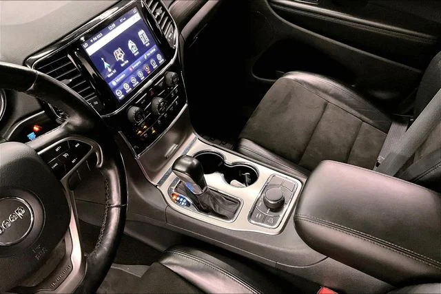 Used 2020 Velvet Red Pearlcoat Jeep Altitude image 17