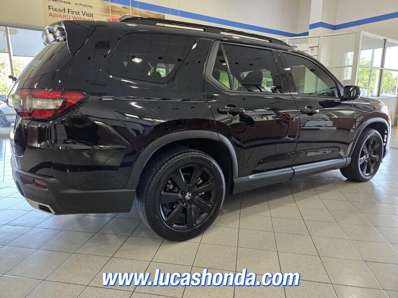 Used 2025 BLACK Honda BLACK EDITION AWD image 6