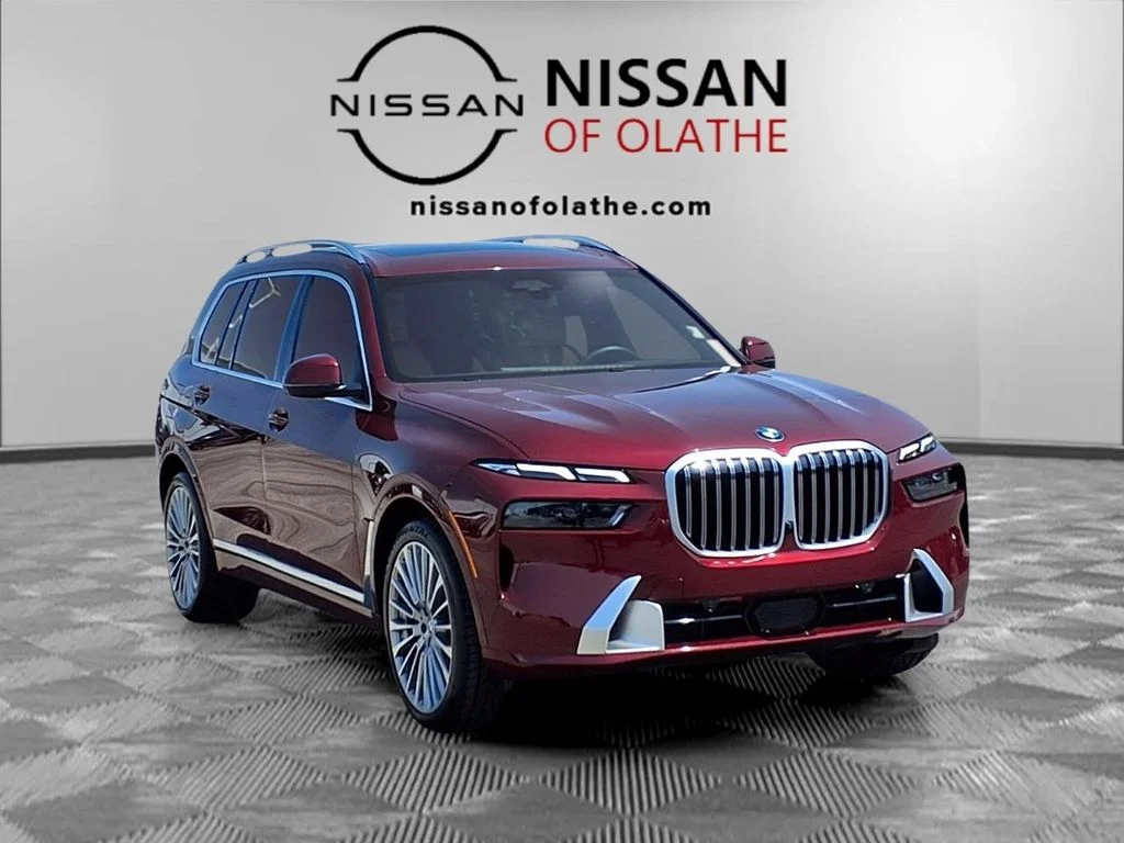 Used 2024 Red BMW xDrive40i image 33