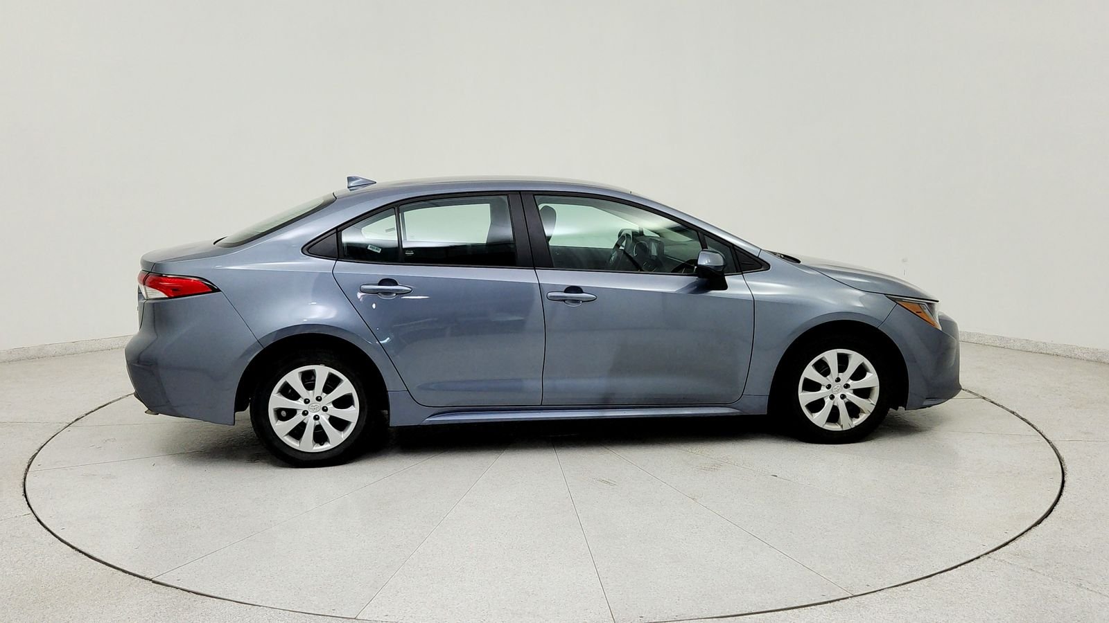 Used 2024  Toyota LE image 8