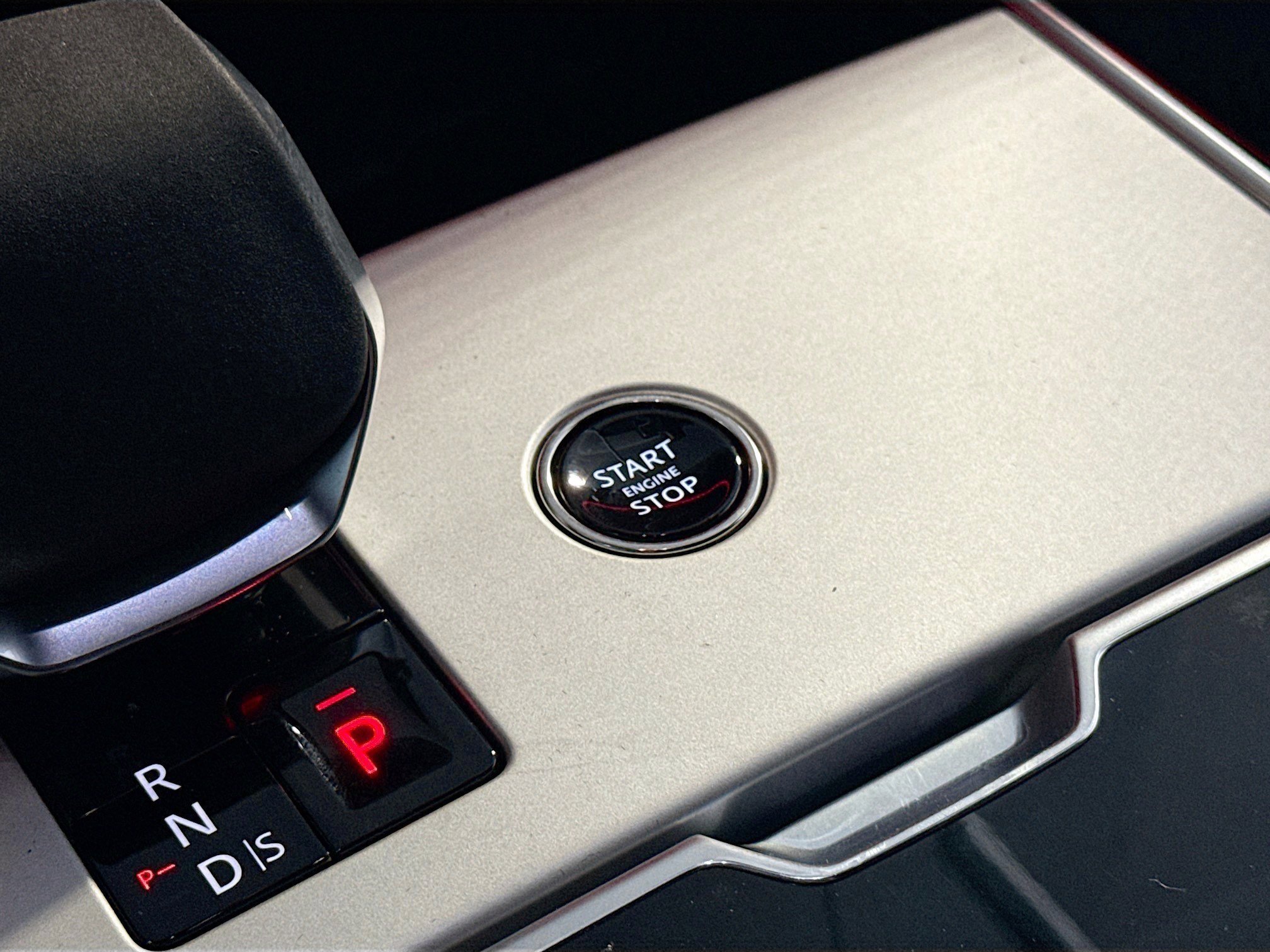 New 2026 Fuji White Land Rover SE image 36