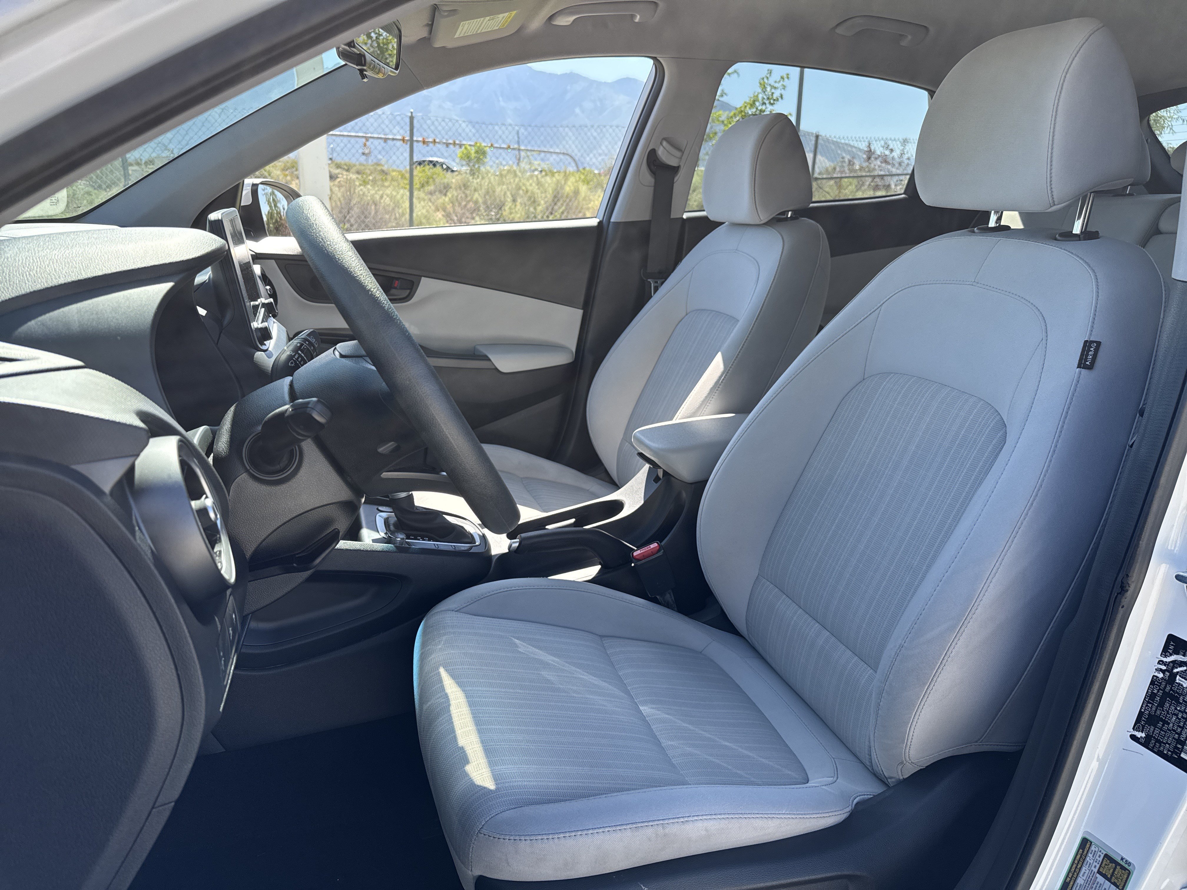 Used 2023 White Hyundai SEL image 18