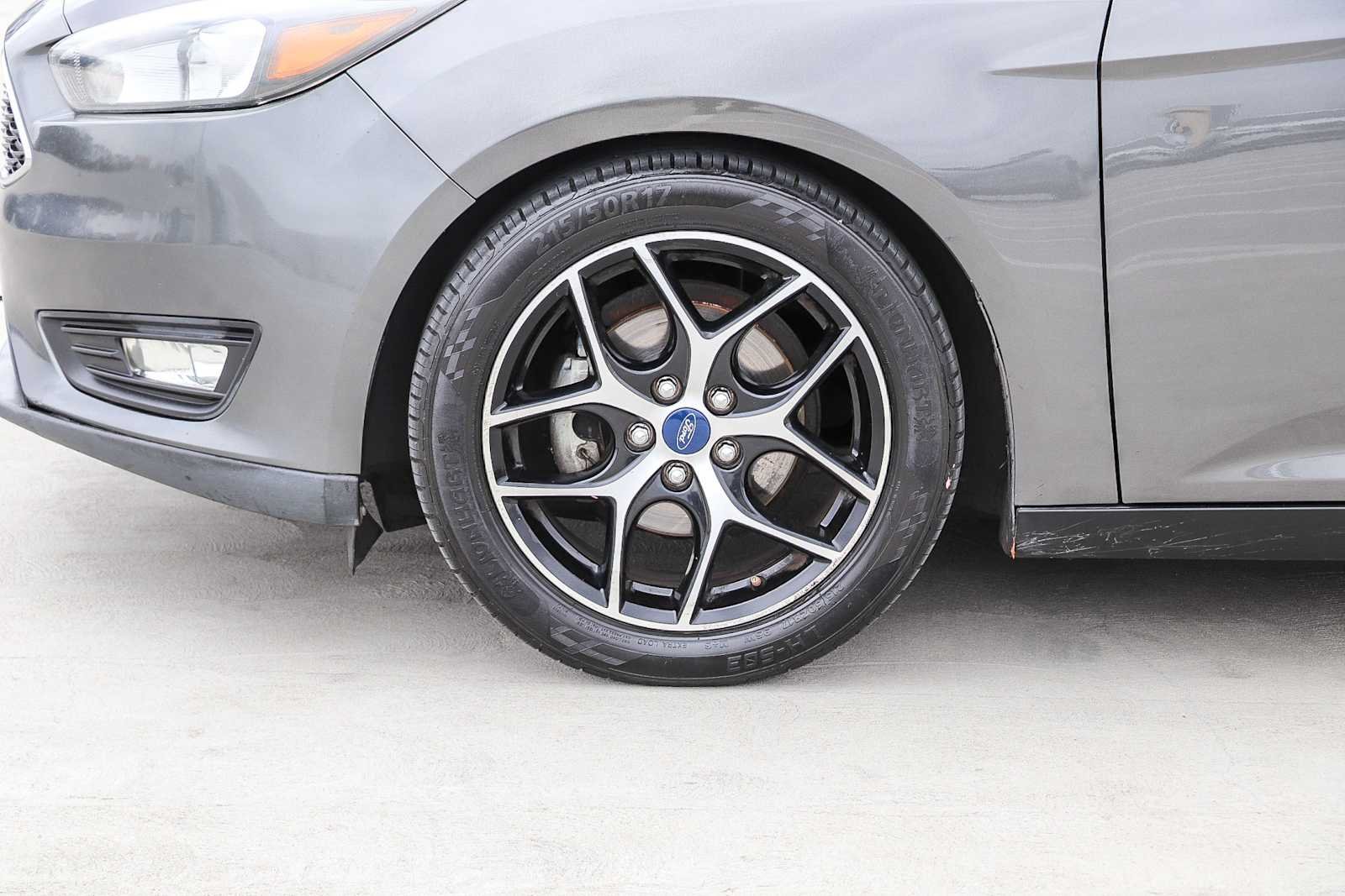 Used 2018 Magnetic Metallic Ford SEL image 9